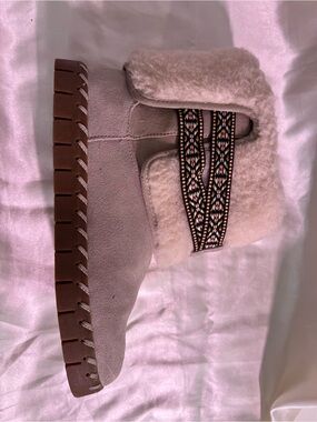 Muk Luks Cream Suede Shearling-Trim Ankle Boot with Patterned Strap